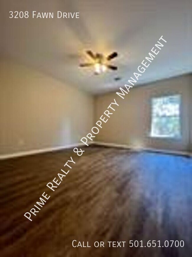 Building Photo - 3208 Fawn Dr