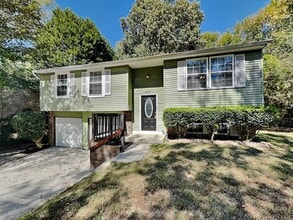 Building Photo - 2875 Woodburn Ct