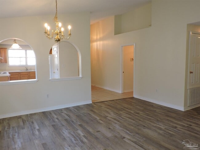 Building Photo - 2513 Gulf Breeze Ave