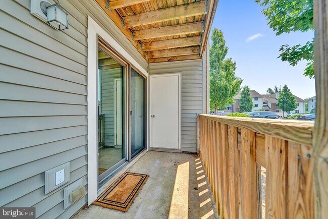 Building Photo - 601 Ravens Crest Dr