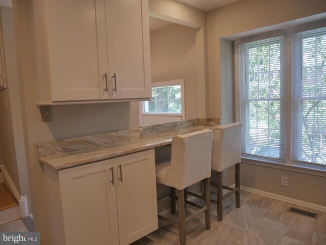 Building Photo - 2774 Grovemore Ln