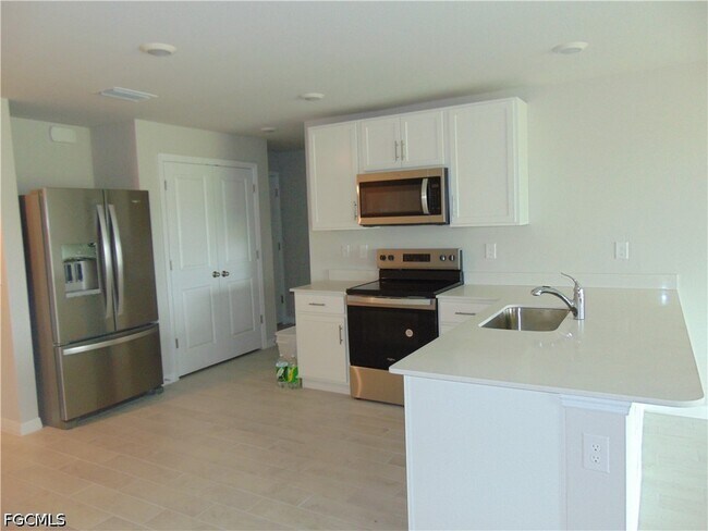 Building Photo - 7005 Calder Cir