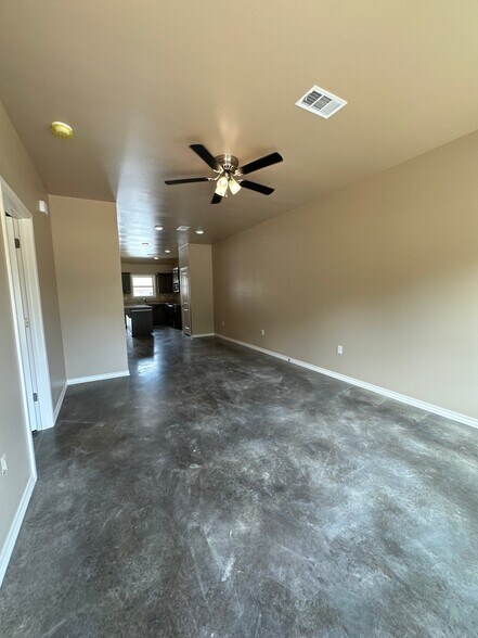 Building Photo - 1016 S El Paso Ave