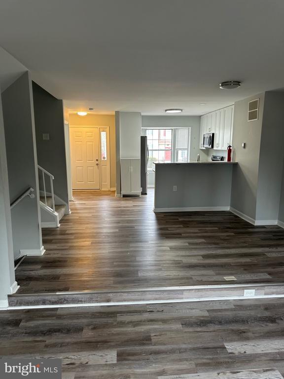 Building Photo - 10934 Mission Ridge Dr