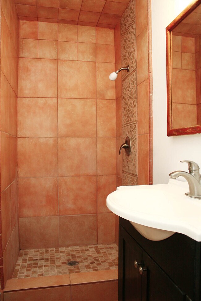 Building Photo - 898 W San Gabriel Ave