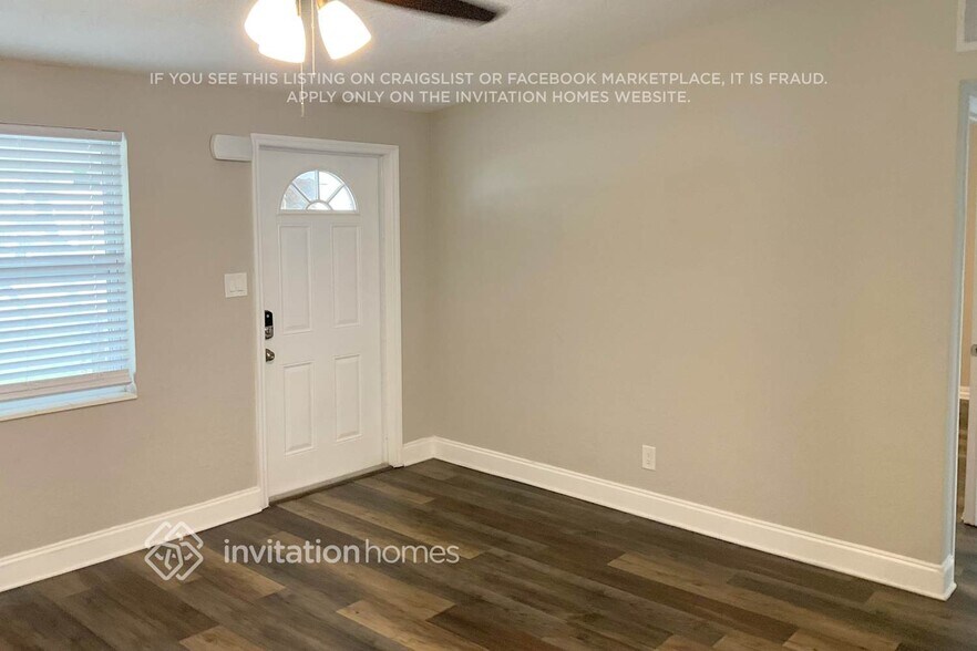 Building Photo - 10935 109th Way N