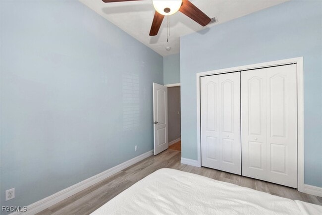 Building Photo - 4413 SW 26th Ct