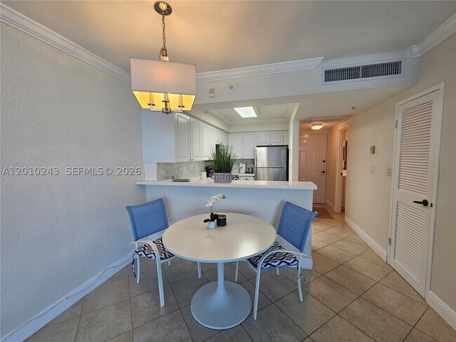 Building Photo - 2501 S Ocean Dr