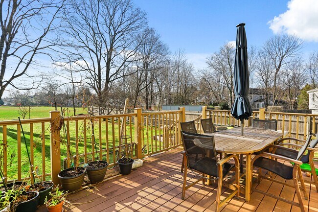 Building Photo - 38A Orchard St