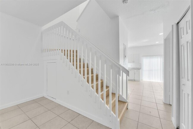 Building Photo - 1530 SE 31st Ct