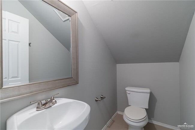 Building Photo - 17 Taxco Ct