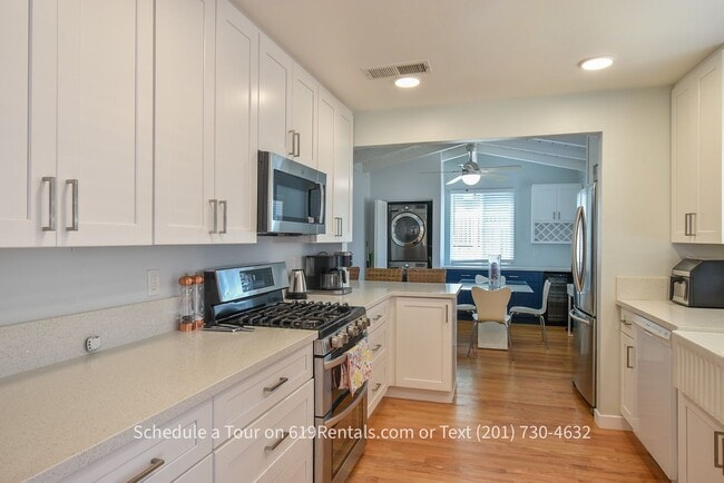 Building Photo - Remodeled 3 Bedroom, 2 Bath House