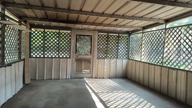 Building Photo - 7211 Rustic Cir