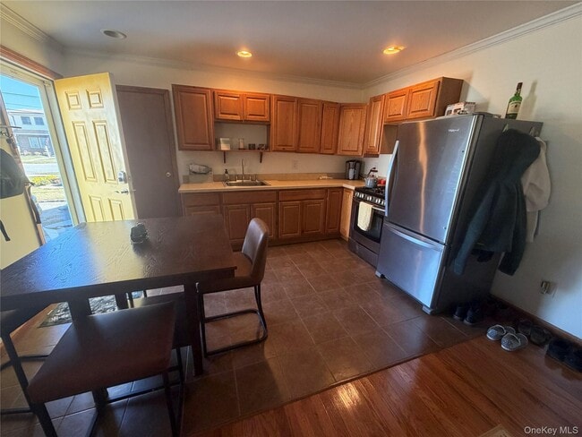 Building Photo - 33 Buchanan Ave