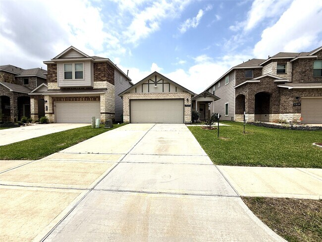 Building Photo - 7955 Fijian Cypress Dr