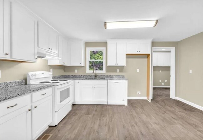 Building Photo - Franklin Co. – Lavonia, GA – 2 Bedroom, 2 Bathroom Single Family Home-www.pridgenenterprises.com
