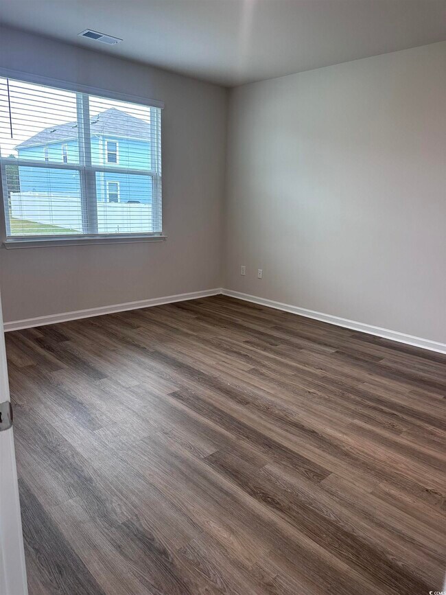 Building Photo - 5175 Yellowstone Dr