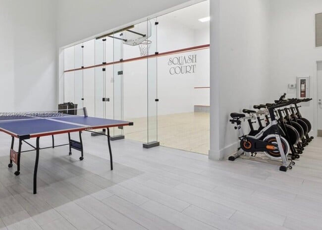 Building Photo - 16500 Collins Ave