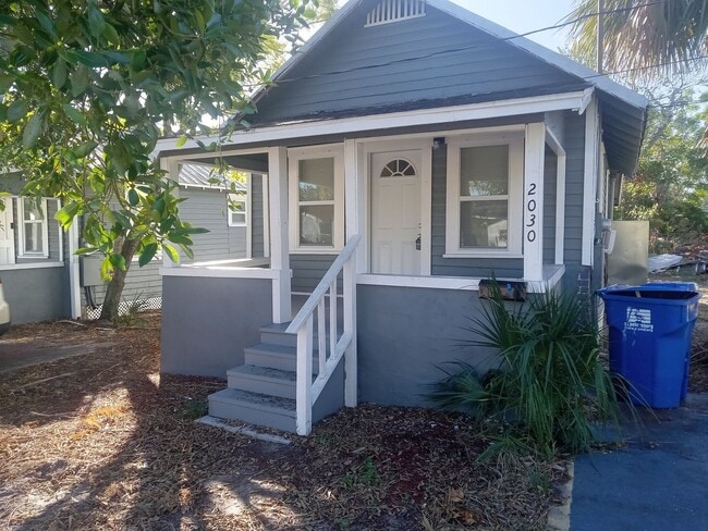Building Photo - Beautifully Renovated 1-Bedroom Cottage with Bonus Room — Available Now!