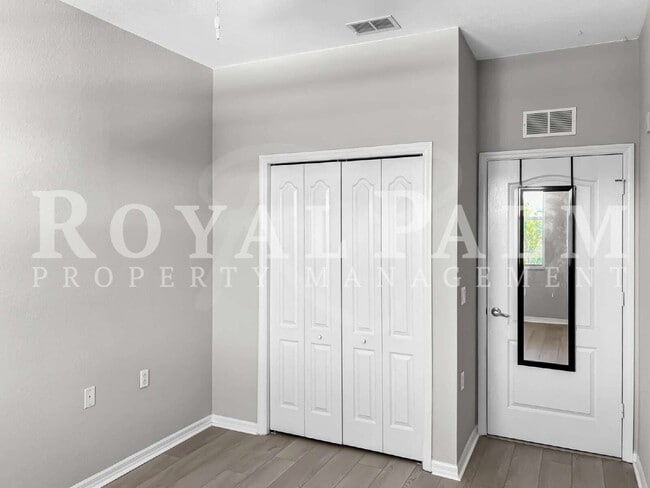 Building Photo - Swipe Right on This Estero 2-Bedroom Condo — Elevator Access + $500 Off If You Apply Before FEB 28!