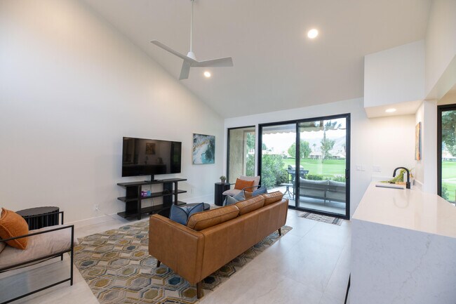 Building Photo - 179 Gran Via