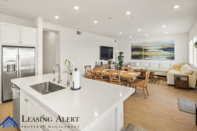 Building Photo - 26773 Laurel Mountain Lp