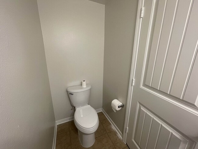 Building Photo - 37280 Parkway Dr