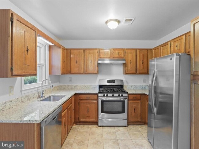 Building Photo - 40 Carriage House Cir