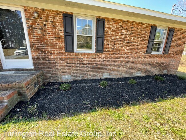 Building Photo - 3 br, 1.5 bath House - 1202 NC 55 E
