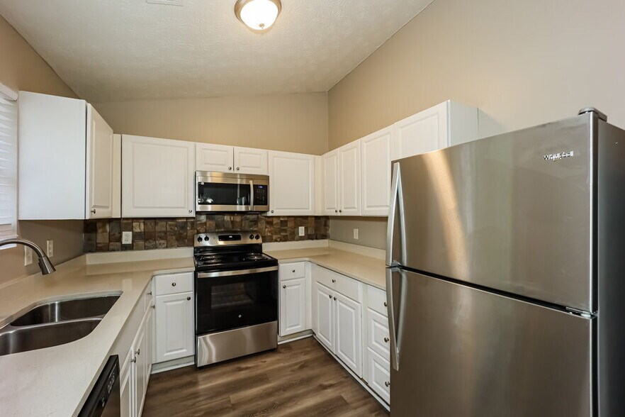 Building Photo - 3797 Cedar Trace Ln