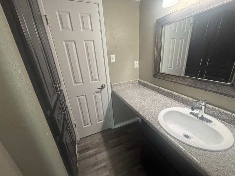 Building Photo - 531 Bedford Rd