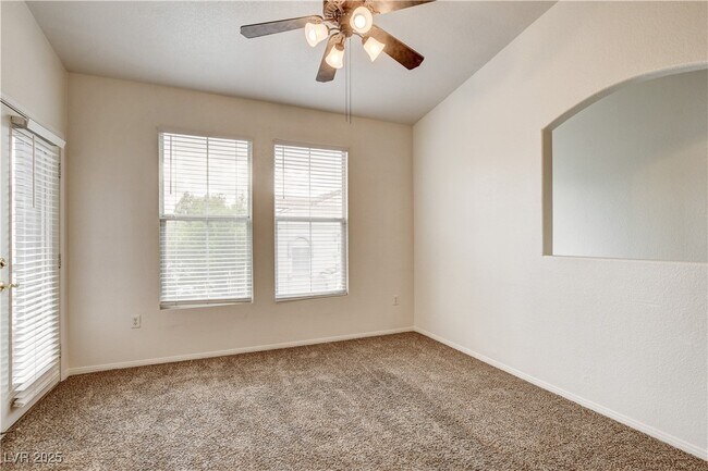 Building Photo - 10550 W Alexander Rd