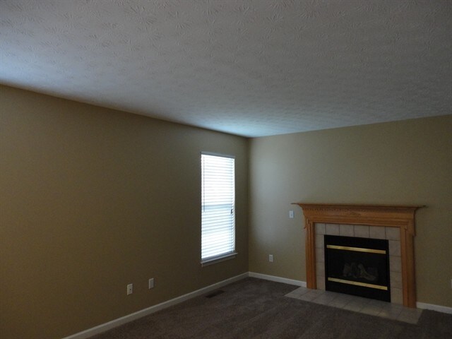 Building Photo - 1441 Scenic River Dr