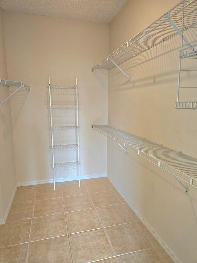 Building Photo - 3404 Tuscany Way