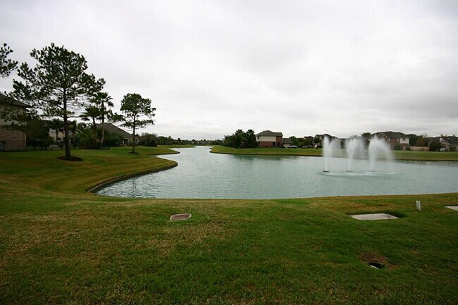 Building Photo - 3302 E Cedar Hollow Dr