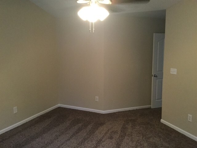 Building Photo - 13555 Aldenbrook Dr