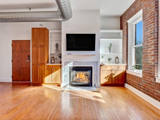 Building Photo - 1158 Ponce De Leon Ave NE