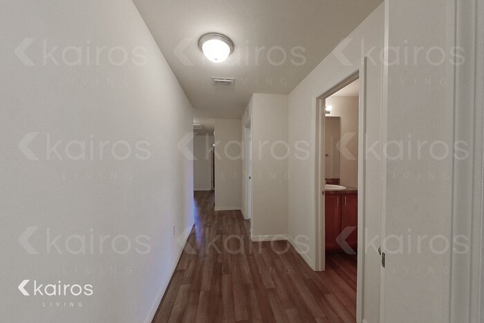 Building Photo - 305 NE 23rd Terrace