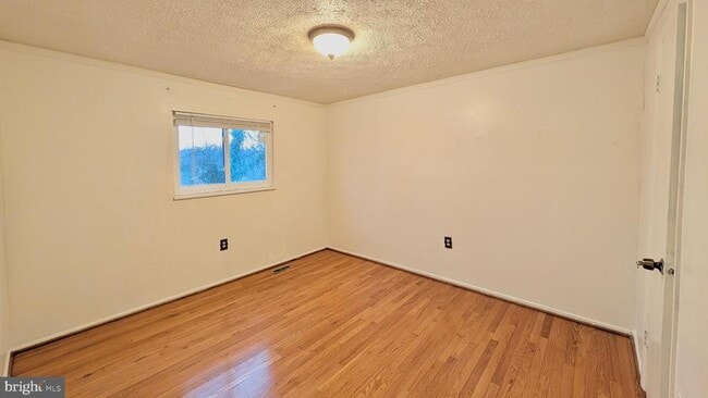 Building Photo - 7051 Leewood Forest Dr