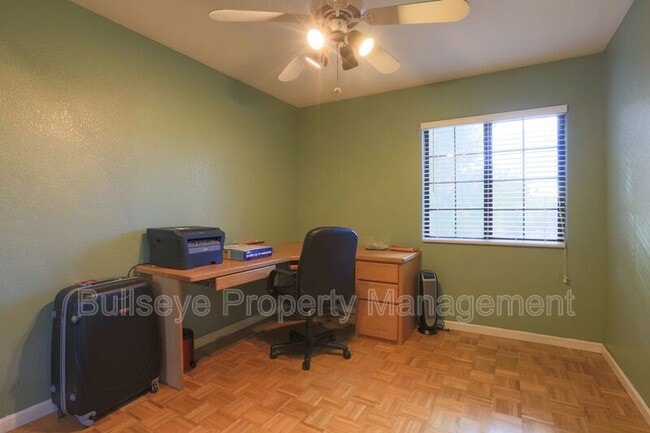 Building Photo - 4566 W Shannon St