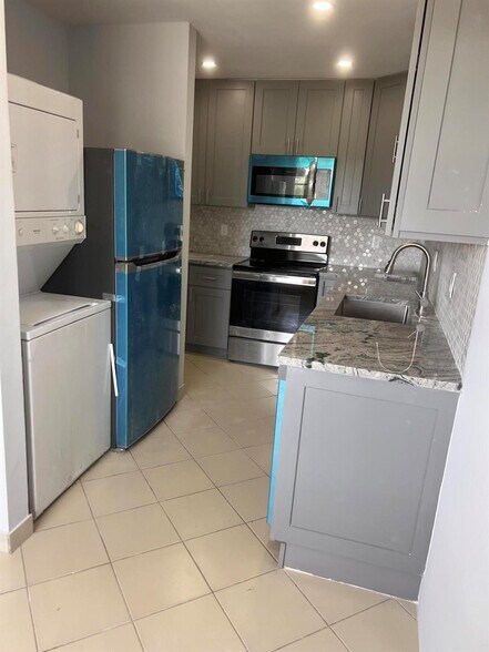 Building Photo - 1051 Orange Ter