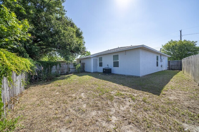 Building Photo - 3722 Burnham Way