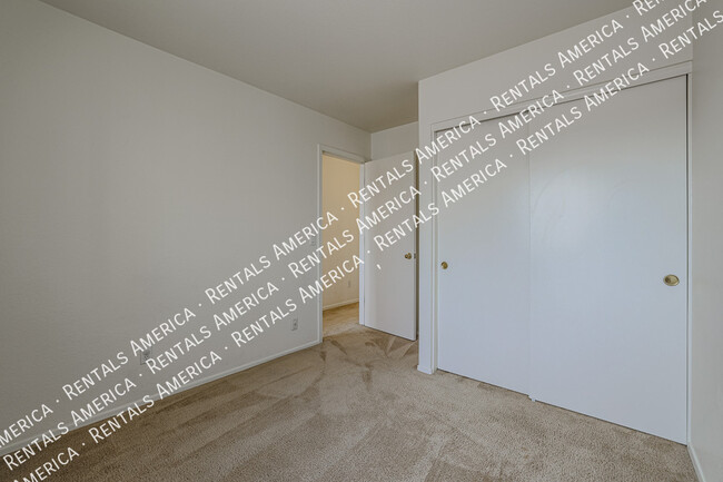 Building Photo - 1161 W Gail Ct
