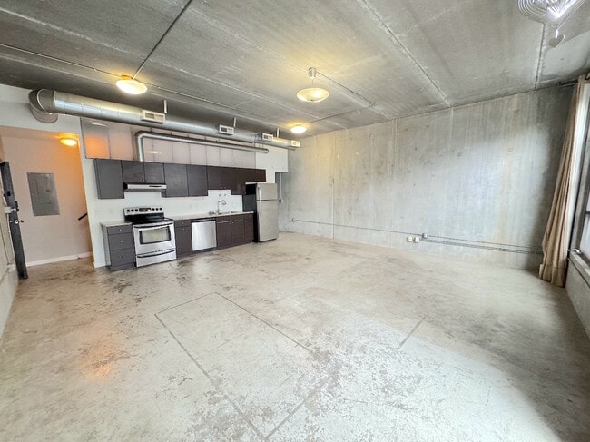 Primary Photo - 2407 Bull St