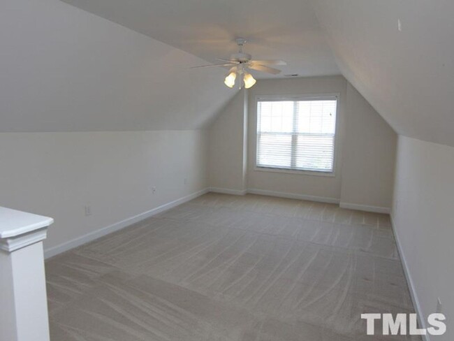 Building Photo - Excellent townhome in Raleigh!