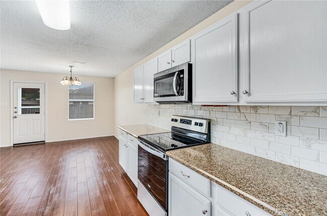 Building Photo - 208 Blazing Star Trail