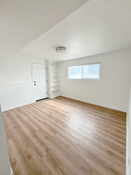 Building Photo - 1108 E 500 N
