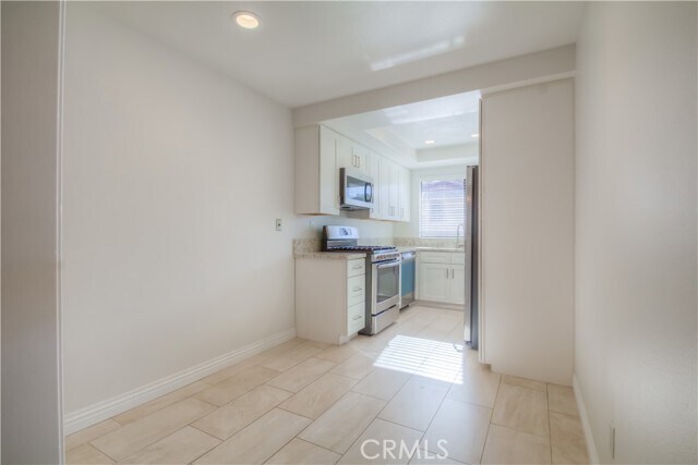 Building Photo - 25261 Tanoak Ln