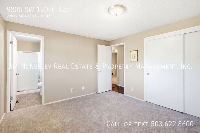 Building Photo - 9805 SW 130th Ave