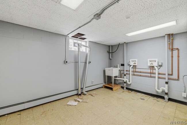 Building Photo - 57 St Johns Parkside